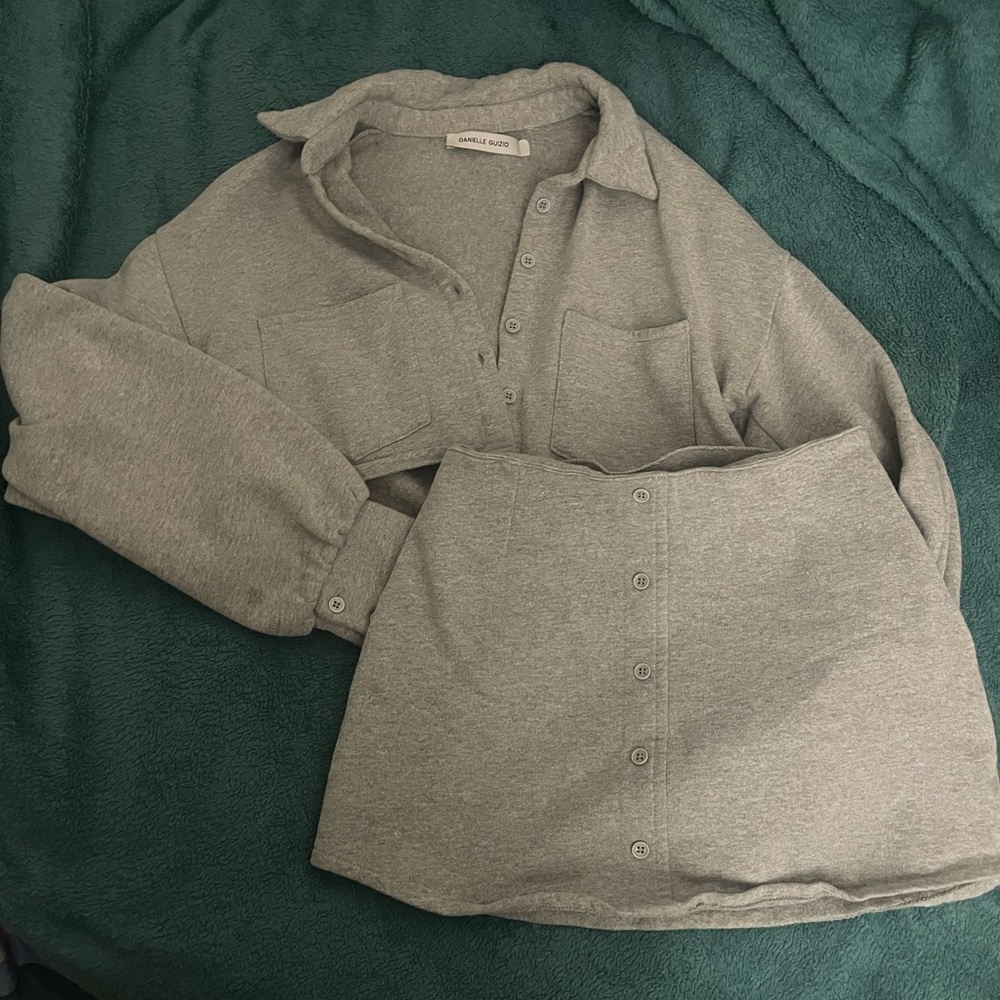 ❌SOLD❌Danielle Guizio size small fleece set